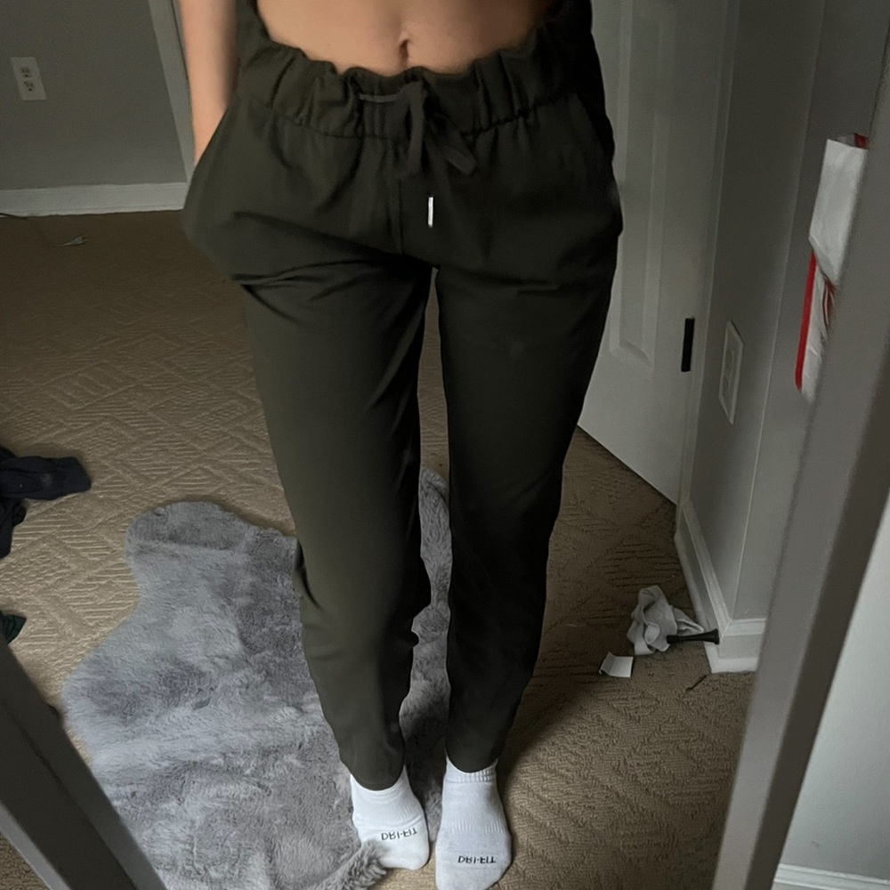 Lululemon Womens Straight Leg Pants Sz 4